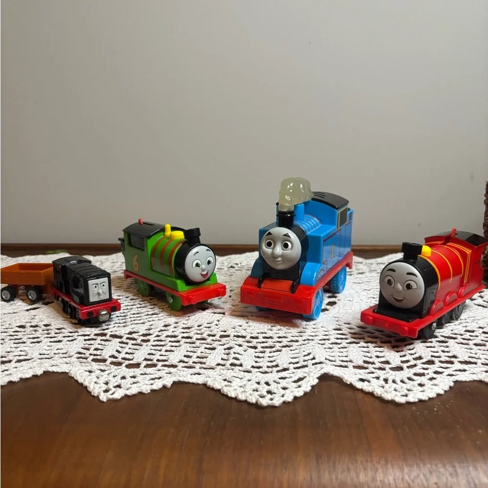 Thomas & Friends Colorful Train Collection‎